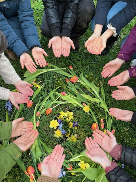 Segensritual für unsere Frauenkraft und für die Erde zusammen mit Petra Brabec und mir