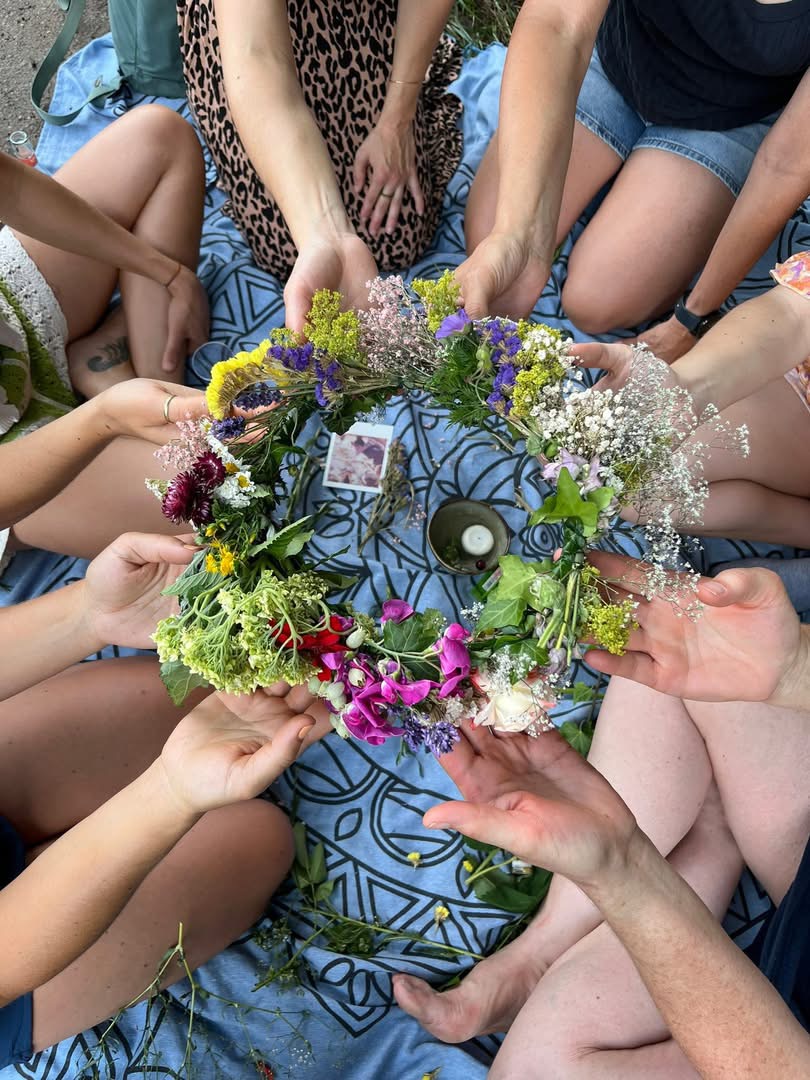 Jungesellinnenabschied mit Ritualen und Kräuterbegleitung