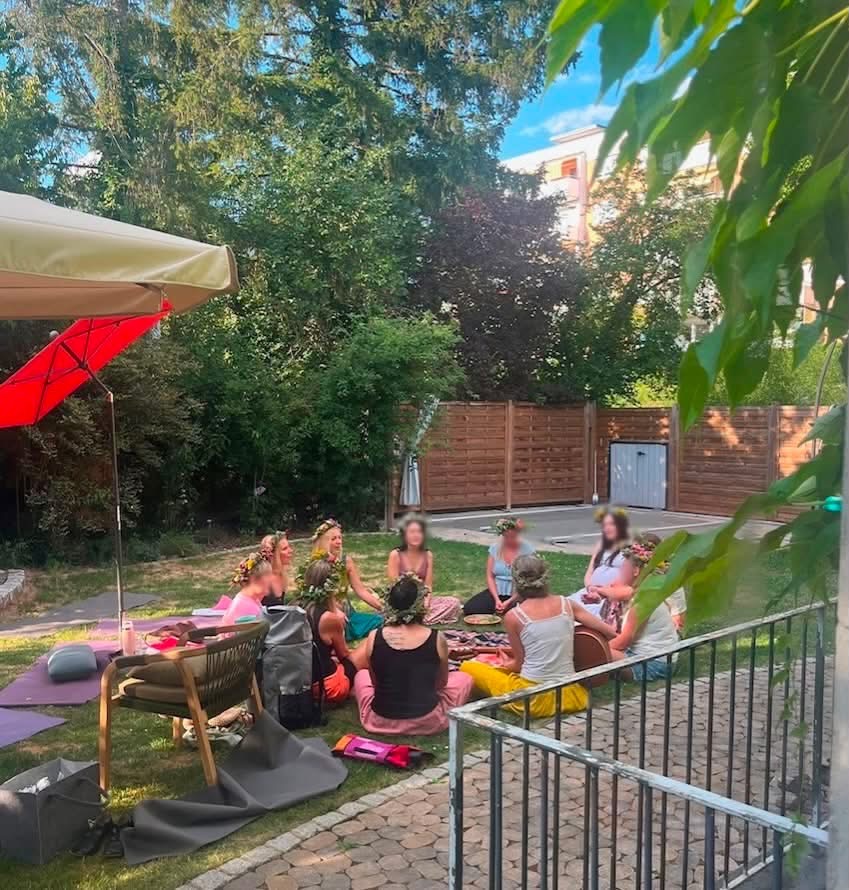 Frauenkreis zur Sommersonnenfüllefrau
